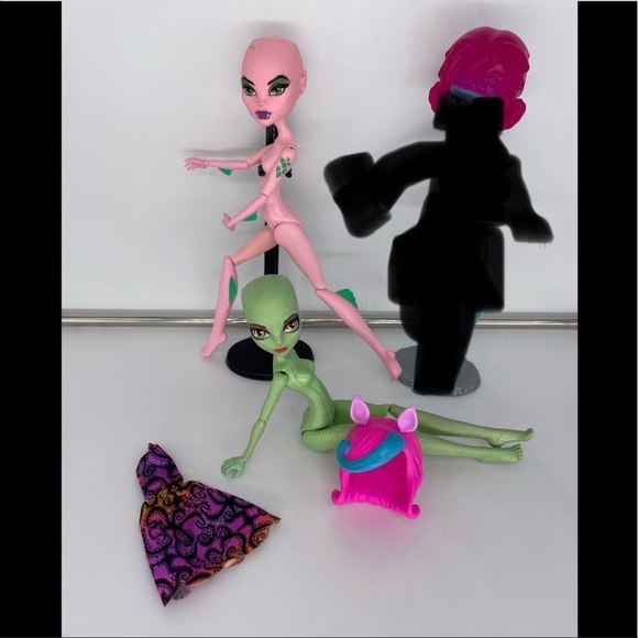 monster high Other - Monster High Create-A-Monster CAM Dragon & Reptile Dolls & 2 wigs, 1 Dress